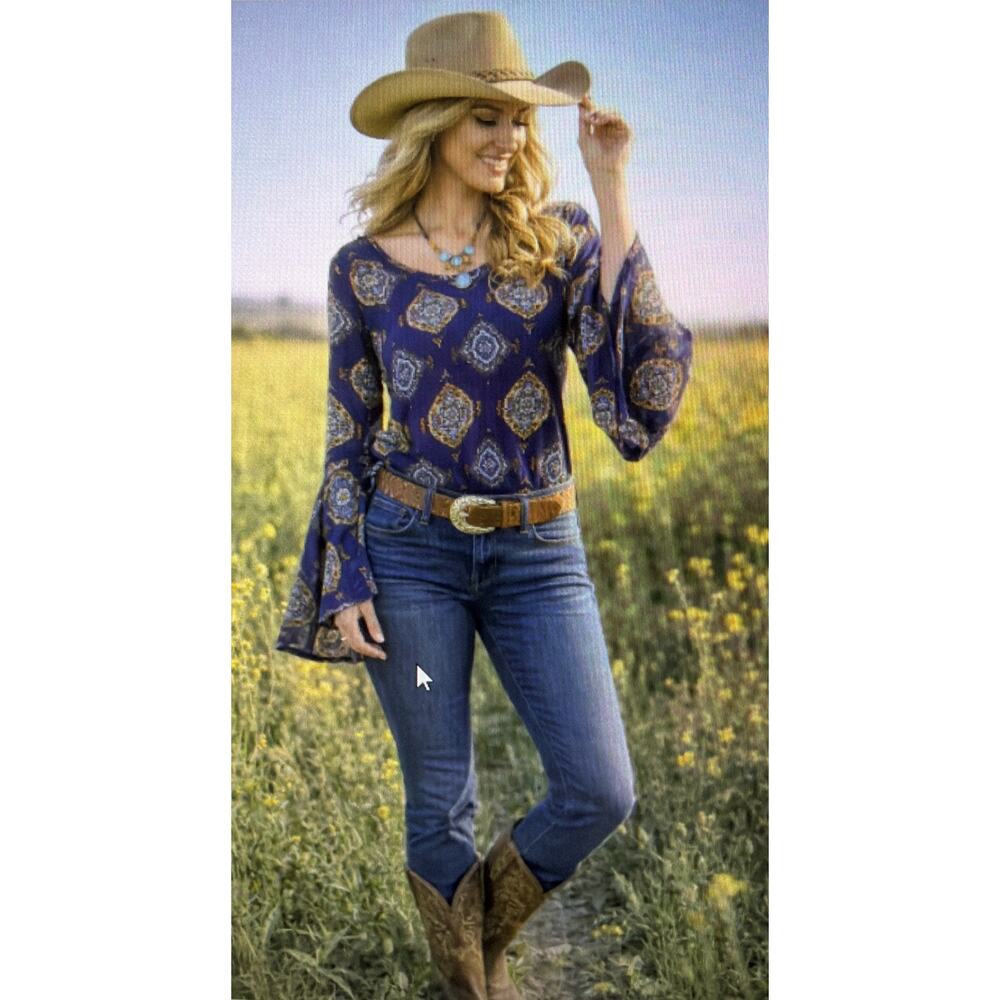 Boutique Everly Blouse Boho Medium Moroccan Medallion western bell sleeve